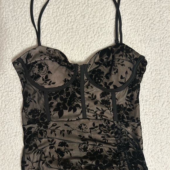 Sexy Black Floral bodycon Dress - Picture 3 of 3